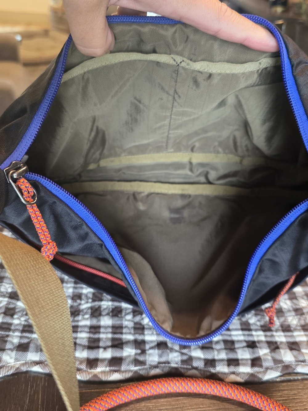 Cotopaxi Black Crossbody Sling Bag with Orange Accent - Picture 3 of 3